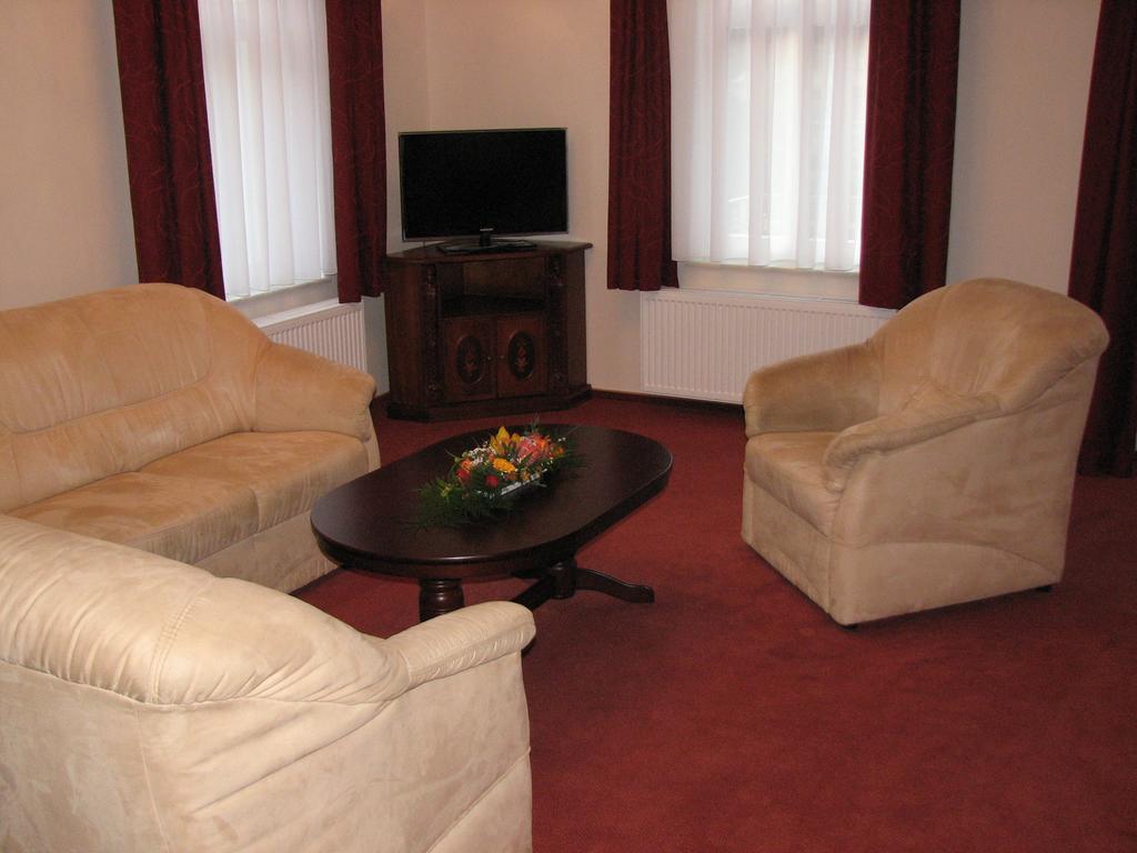 Hotel Garni Dekorahaus Bad Schandau Δωμάτιο φωτογραφία